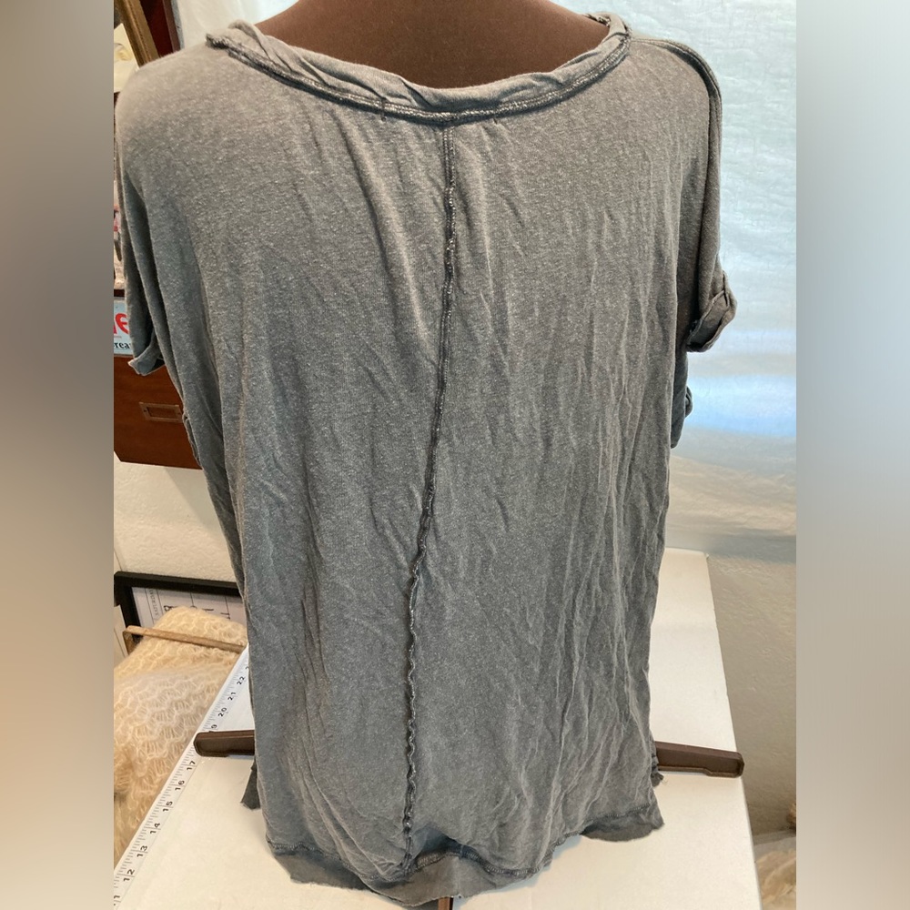 Vintage-Inspired Women's Gray Scoop Neck Top - Picture 4 of 15